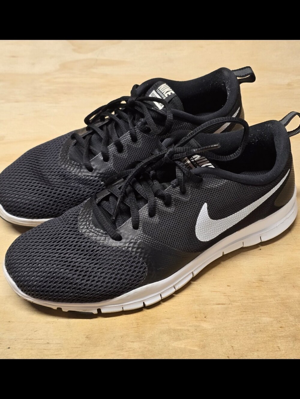 Nike Flex Essential Womens Trainers